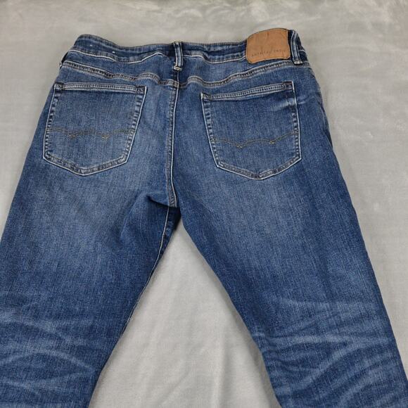 American Eagle Jeans Mens 33X32 (32x32 Meas) Blue Denim Distressed - Picture 6 of 11